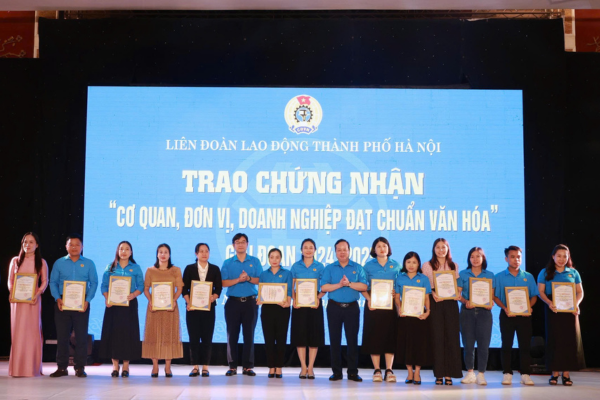 DOFA TECH vinh dự nhận chứng nhận "Doanh nghiệp đạt chuẩn văn hóa"
